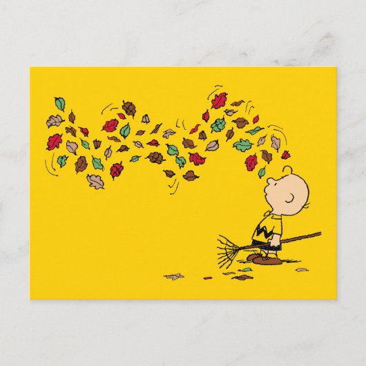 Erdnüsse | Charlie Brown Raking-Blätter Postkarte (Vorderseite)