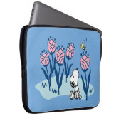 Erdnüsse | Garten mit Snoopie und Holzblumen Laptopschutzhülle (Vorne Rechts)
