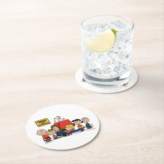 Erdnüsse | Glück ist eins der Gang Runder Pappuntersetzer (Vor Ort)