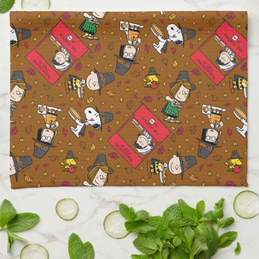 Erdnüsse | Glückliches Erntedankmuster Geschirrtuch (Gefaltet)