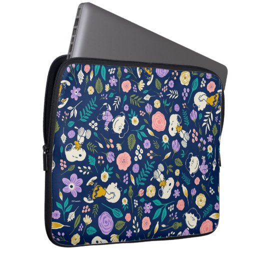 Erdnüsse im Blütenmuster Laptopschutzhülle (Vorne Rechts)