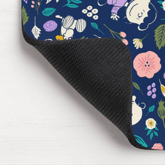 Erdnüsse im Blütenmuster Mousepad (Ecke)