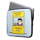 Erdnüsse | Lucy und der Arzt ist in Laptopschutzhülle (Vorderseite Links)