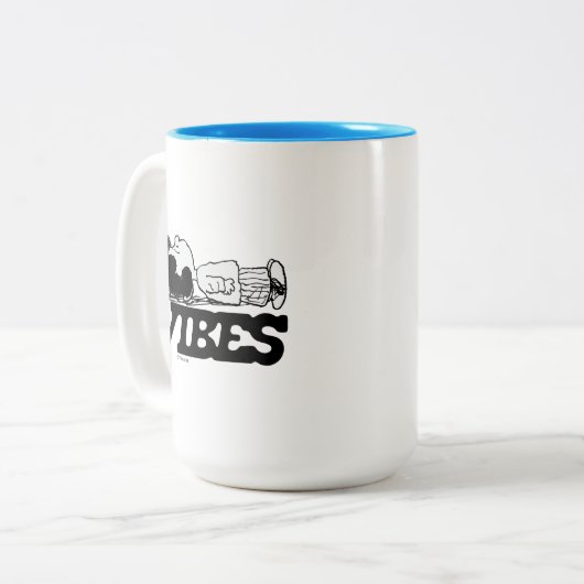 Erdnüsse | Lucy Vibes Zweifarbige Tasse (Vorderseite Links)