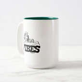 Erdnüsse | Peppermint Patty Vibes Zweifarbige Tasse (Vorderseite Links)