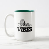 Erdnüsse | Peppermint Patty Vibes Zweifarbige Tasse (Links)