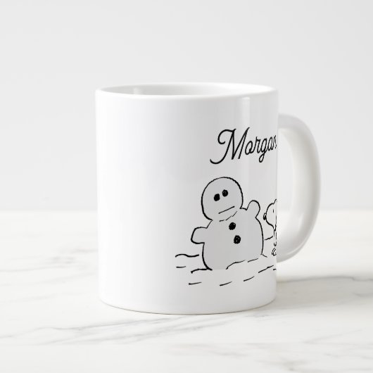 Erdnüsse | Snoopy baut einen Schneemann | Name hin Jumbo-Tasse (Vorderseite Rechts)