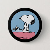 Erdnüsse | Snoopy bei der Schreibmaschine Button (Vorderseite)