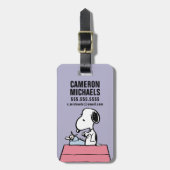 Erdnüsse | Snoopy bei der Schreibmaschine Gepäckanhänger (Vorderseite vertikal)