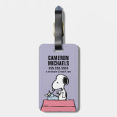 Erdnüsse | Snoopy bei der Schreibmaschine Gepäckanhänger (Rückseite vertikal)