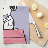 Erdnüsse | Snoopy bei der Schreibmaschine Geschirrtuch (Viertel Falte)