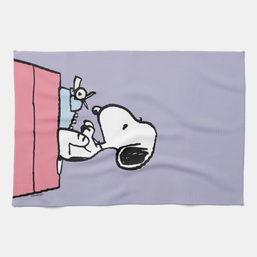 Erdnüsse | Snoopy bei der Schreibmaschine Geschirrtuch (Horizontal)