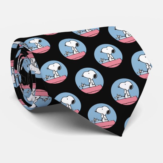 Erdnüsse | Snoopy bei der Schreibmaschine Krawatte (Gerollt)