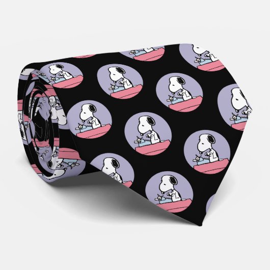 Erdnüsse | Snoopy bei der Schreibmaschine Krawatte (Gerollt)