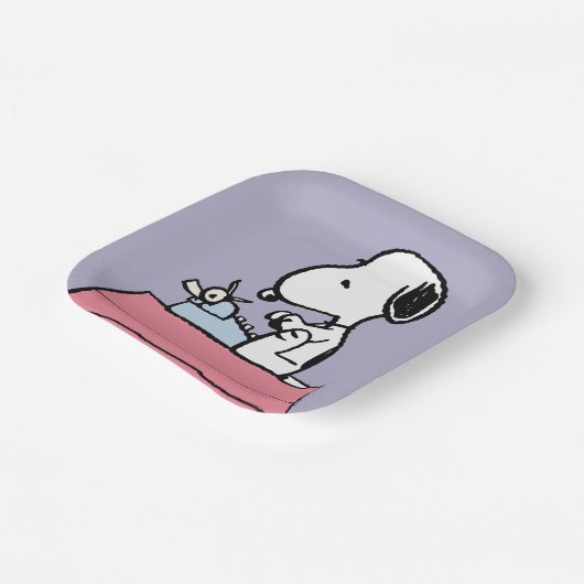 Erdnüsse | Snoopy bei der Schreibmaschine Pappteller (Gewinkelt)