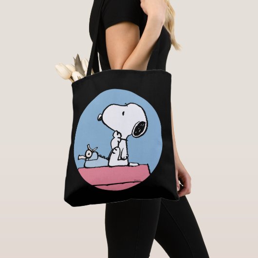Erdnüsse | Snoopy bei der Schreibmaschine Tasche (Von Nahem)