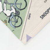 Erdnüsse | Snoopy Bike Ride Stats Fleecedecke (Ecke)