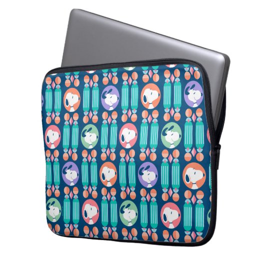 Erdnüsse | Snoopy Dark Blue Deko Dreams Pattern Laptopschutzhülle (Vorderseite Links)