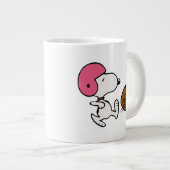 Erdnüsse | Snoopy Football Kicker Jumbo-Tasse (Vorderseite Rechts)