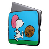 Erdnüsse | Snoopy Football Kicker Laptopschutzhülle (Vorderseite Links)