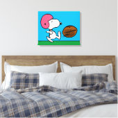 Erdnüsse | Snoopy Football Kicker Leinwanddruck (Insitu (Schlafzimmer))