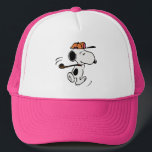 Erdnüsse | Snoopy Golf Swing Truckerkappe<br><div class="desc">Snoopy,  der geliebte Beagle aus dem Peanuts-Comic,  ist in diesem Design dargestellt,  das einen Golfclub umschwingt.</div>