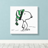 Erdnüsse | Snoopy Green Snow Cap Leinwanddruck (Insitu (Holzboden))