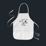 Erdnüsse | Snoopy Hearts Kinderschürze<br><div class="desc">Karo dieses lustige Design von Peanuts mit Snoopy.</div>