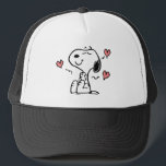 Erdnüsse | Snoopy Hearts Truckerkappe<br><div class="desc">Karo dieses lustige Design von Peanuts mit Snoopy.</div>
