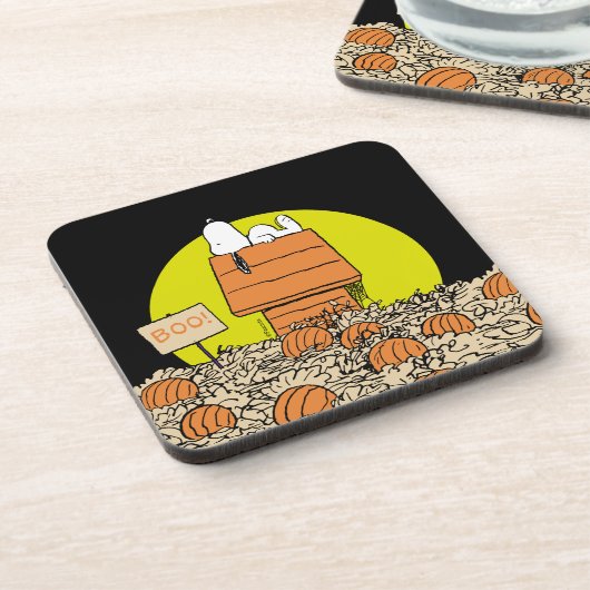 Erdnüsse | Snoopy Napping im Pumpkinpflaster Getränkeuntersetzer (Linke Seite)
