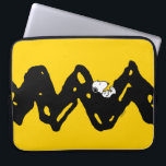 Erdnüsse | Snoopy-Nickerchen Laptopschutzhülle<br><div class="desc">Karo dieses lustige Design von Peanuts mit Snoopy.</div>