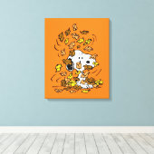 Erdnüsse | Snoopy Pile von Blätter Leinwanddruck (Insitu (Holzboden))