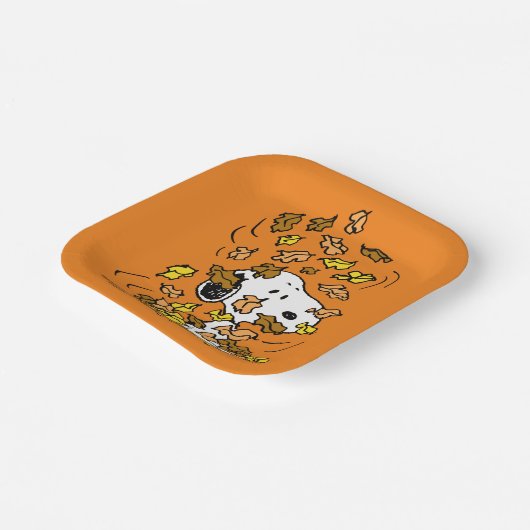 Erdnüsse | Snoopy Pile von Blätter Pappteller (Gewinkelt)