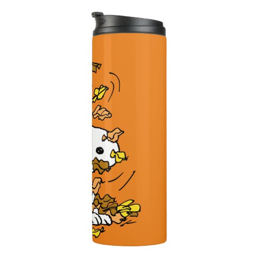 Erdnüsse | Snoopy Pile von Blätter Thermosbecher (Nach rechts gedreht)