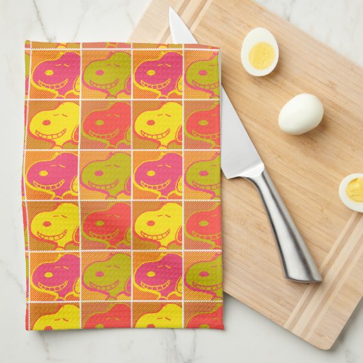 Erdnüsse | Snoopy Pop Art Pattern Geschirrtuch (Viertel Falte)