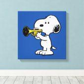 Erdnüsse | Snoopy Trumpet Player Leinwanddruck (Insitu (Holzboden))