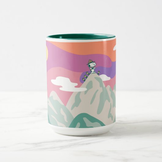 Erdnüsse | Snoopy & Truppe Wandern im Berg Tasse (Zentrum)