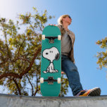 Erdnüsse | Snoopy Turns Skateboard<br><div class="desc">Snoopy ist der liebliche Beagle von Charlie Brown im Comic-Streifen Peanuts von Charles M. Schulz. Karo aus diesem niedlichen Peanuts Design mit diesem lieblichen Hund.</div>