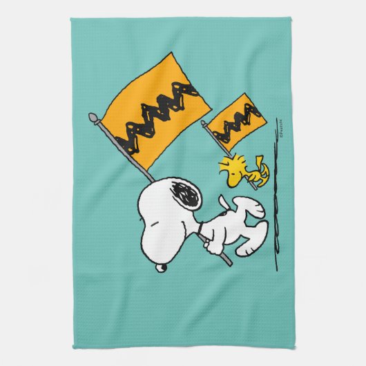 Erdnüsse | Snoopy- und Holzflaggen Geschirrtuch (Vertikal)