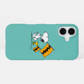 Erdnüsse | Snoopy- und Holzflaggen iPhone 16 Hülle (Rückseite (Horizontal))