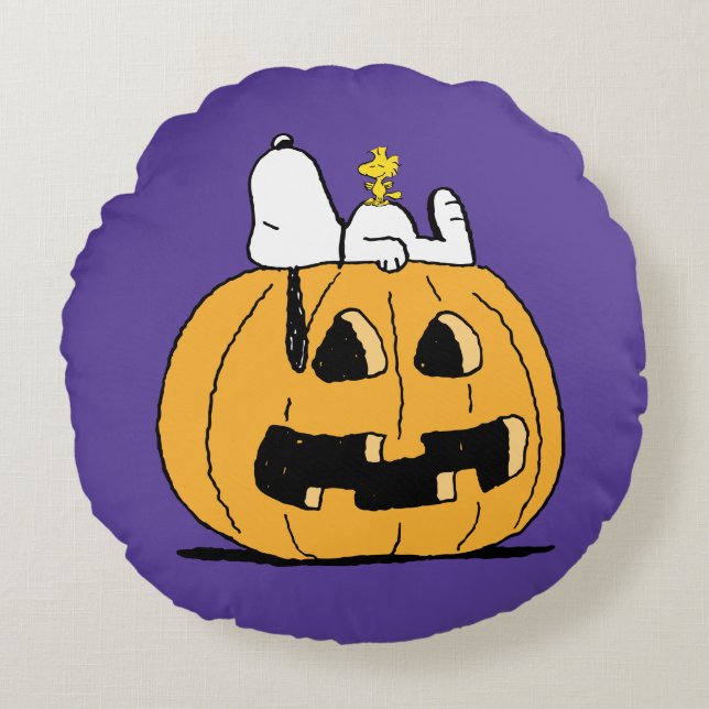 Erdnüsse | Snoopy und Jack-O-Lantern aus Holz Rundes Kissen (Vorderseite)