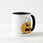 Erdnüsse | Snoopy und Jack-O-Lantern aus Holz Tasse (VorderseiteRechts)