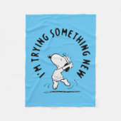 Erdnüsse | Snoopy versucht etwas Neues Fleecedecke (Vorderseite)
