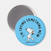 Erdnüsse | Snoopy versucht etwas Neues Magnet (Vorderseite/Rückseite)