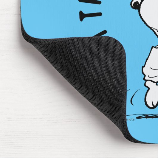 Erdnüsse | Snoopy versucht etwas Neues Mousepad (Ecke)
