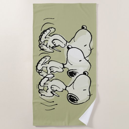 Erdnüsse | Snoopy Walking Tall Strandtuch (Vorderseite)