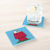 Erdnüsse | Snoopy & Woodstock Doghouse Glasuntersetzer (Schrägansicht)