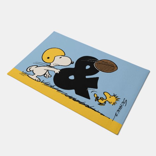 Erdnüsse | Snoopy & Woodstock Football Fußmatte (Schrägansicht)