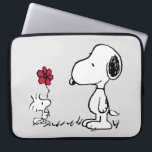 Erdnüsse | Snoopy & Woodstock Red & Black Laptopschutzhülle<br><div class="desc">Dieses niedliche Schwarz-Rot-Erdnüsse-Kunstwerk besticht durch Snoopy und Woodstock.</div>