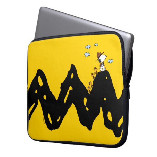Erdnüsse | Snoopy & Woodstock Scout Truppenwanderu Laptopschutzhülle (Vorderseite Links)